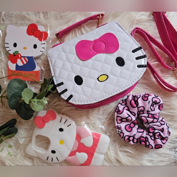 Hello Kitty Other - Hello Kitty Bundle: 4 Pc
